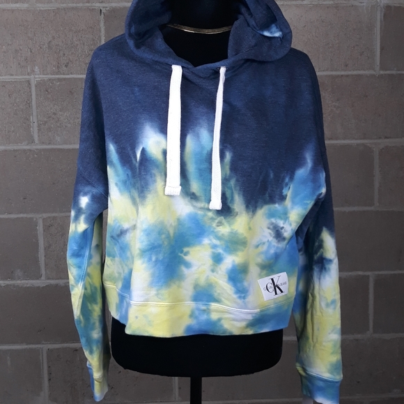 Calvin Klein Tie Dye Relaxed Copped Hoodie - Picture 2 of 8